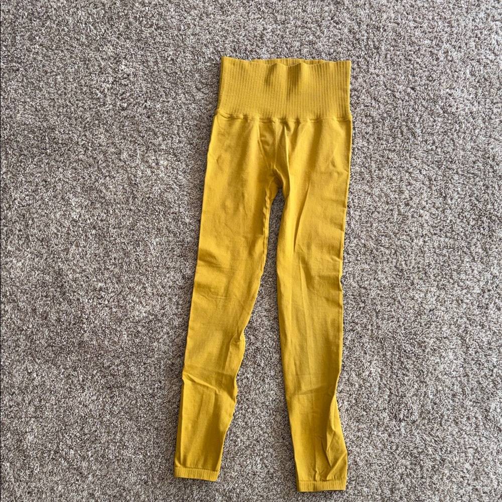 Free People movement good karma legging in mustard size xs/s